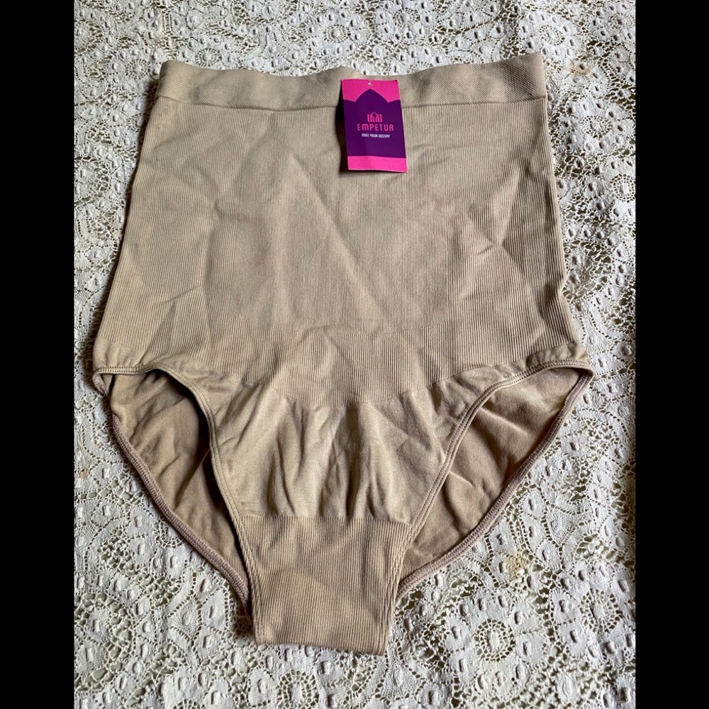 ⭐️Empetua high-waisted shaper panty⭐️